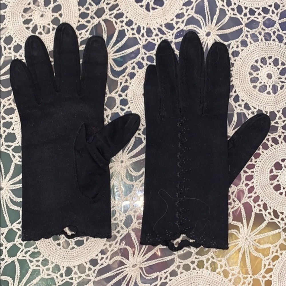 Vintage Black Gloves Extra Small Vintage Condition - wrist hem has a separation